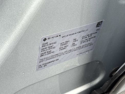 Used 2023 Rivian R1S Adventure image 30