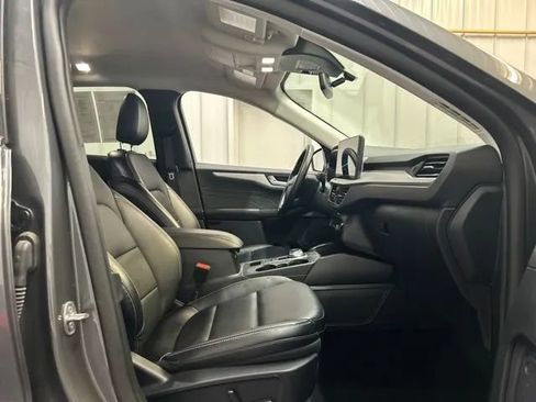 Used 2025 Ford Escape Platinum AWD/4WD image 18