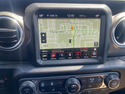 Used 2021 Jeep Wrangler Unlimited Rubicon AWD/4WD image 16