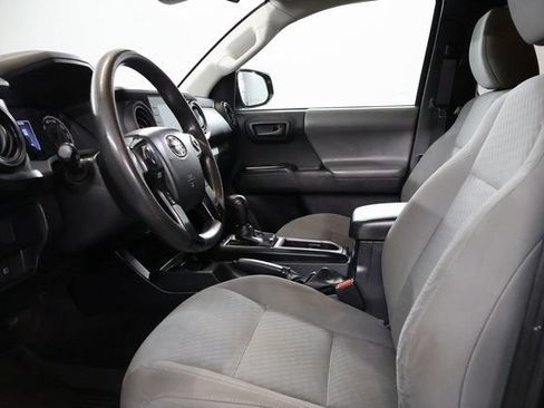 Used 2021 Toyota Tacoma SR RWD image 13