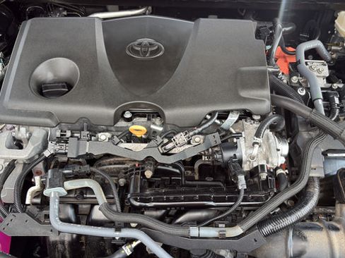 Used 2025 Toyota Camry LE FWD image 30