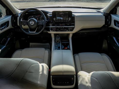 Used 2022 Nissan Pathfinder SV FWD image 25