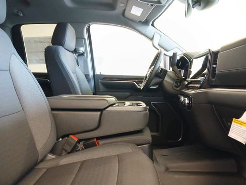 New 2025 GMC Sierra 2500 SLE w/ SLE Value Package; image 21