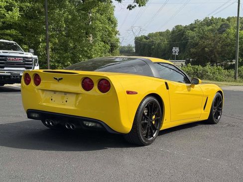 Used 2007 Chevrolet Corvette Coupe w/ Performance Package RWD image 22