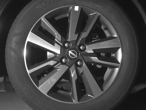 Used 2025 Nissan Versa SV FWD image 13
