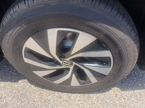 Used 2025 Volkswagen Tiguan S image 26