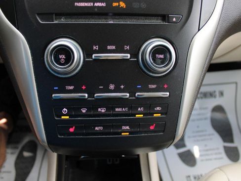 Used 2018 Lincoln MKC Premiere FWD image 32