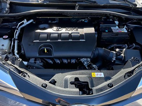 Used 2021 Toyota C-HR XLE image 32