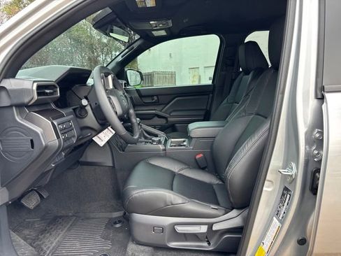 Used 2025 Toyota 4Runner SR5 image 6