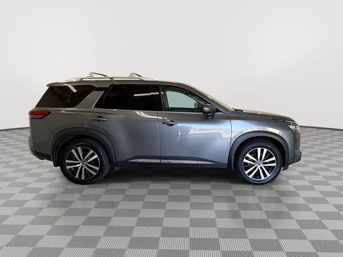 Used 2024 Nissan Pathfinder Platinum w/ Cargo Package AWD/4WD image 12