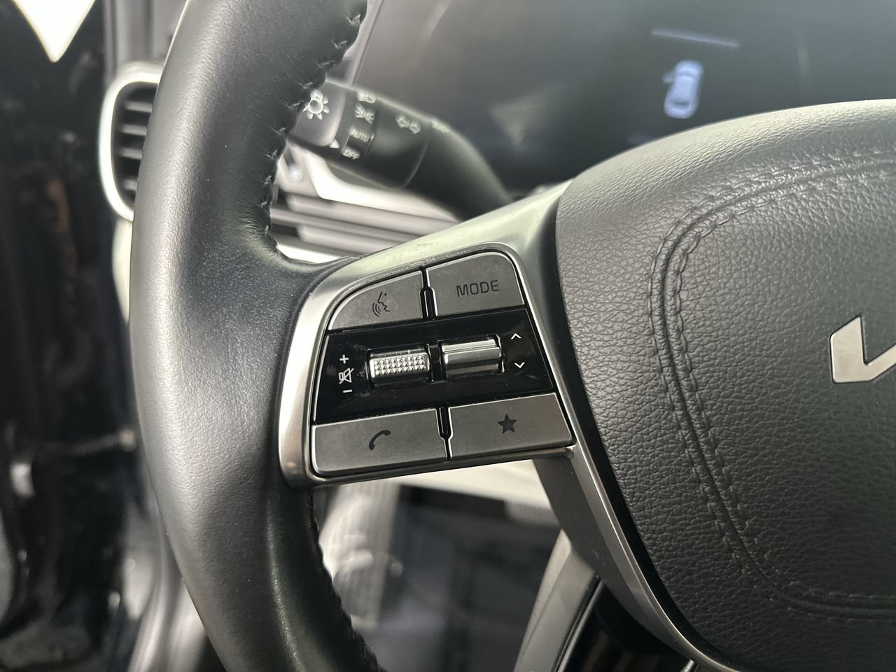 Certified 2024 Kia Telluride S FWD image 6