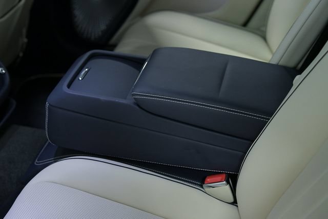 Used 2024 Bentley Flying Spur V8 AWD/4WD image 36