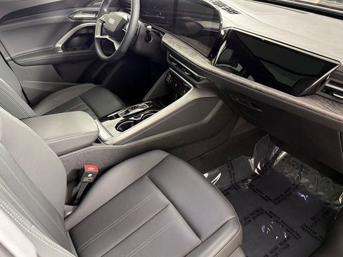 Used 2025 Audi Q5 Premium Plus w/ Premium Plus AWD/4WD image 15