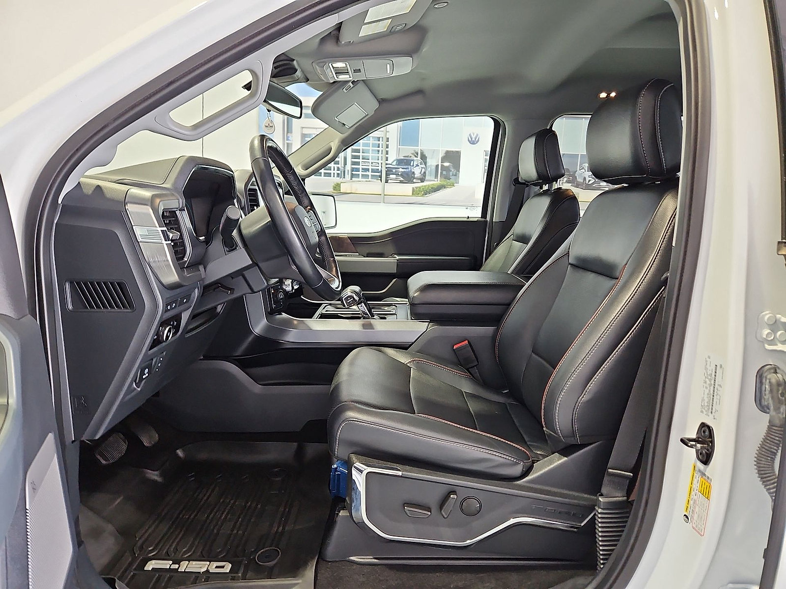 Used 2023 Ford F150 Lariat AWD/4WD image 16