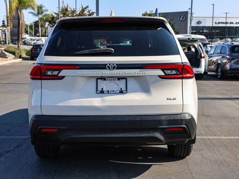 Certified 2024 Toyota Grand Highlander FWD image 23
