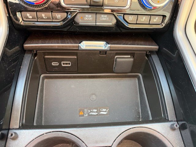Used 2024 GMC Yukon Denali w/ Advanced Technology Package AWD/4WD image 21