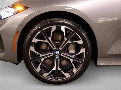Used 2026 BMW 330i xDrive Sedan w/ Premium Package AWD/4WD image 10