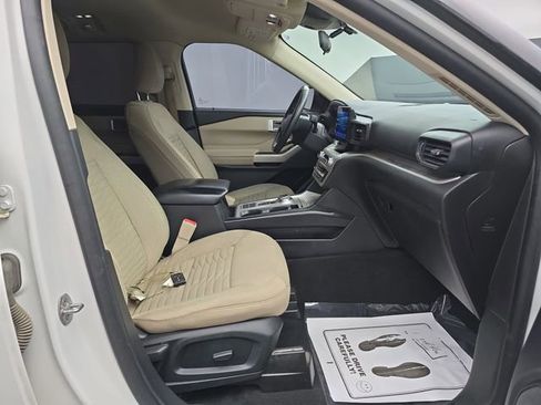 Used 2021 Ford Explorer XLT RWD image 43
