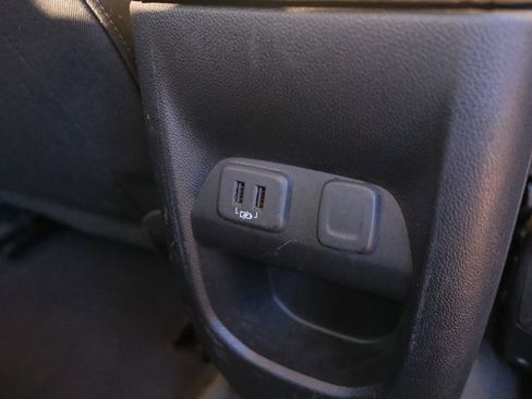 Used 2022 Chevrolet Colorado LT w/ Safety Package image 32