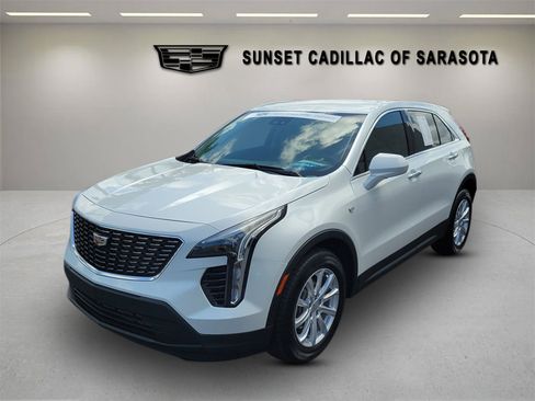 Certified 2023 Cadillac XT4 Luxury FWD image 8
