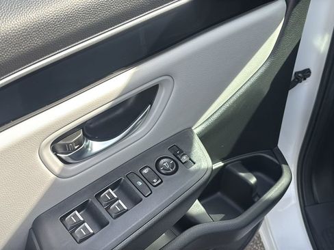 Used 2023 Honda Pilot LX image 14