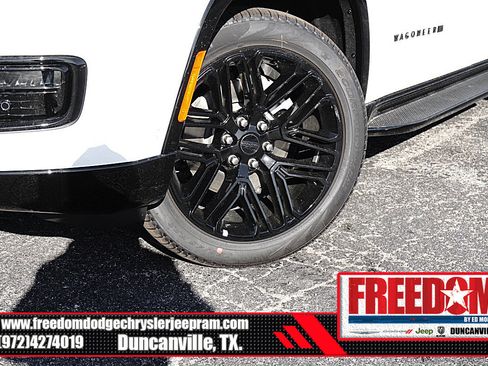 New 2025 Jeep Wagoneer L Series II w/ Premium Group I image 9