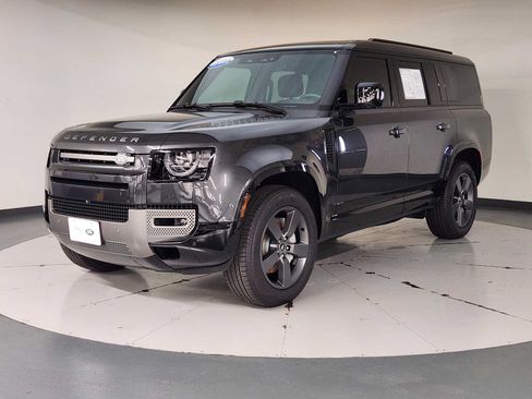Used 2025 Land Rover Defender 130 X-Dynamic SE AWD/4WD image 1