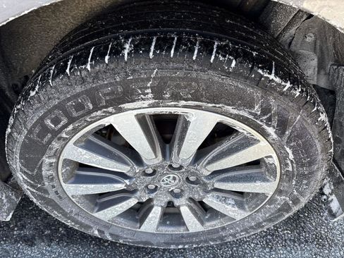 Used 2020 Toyota Sienna XLE image 28