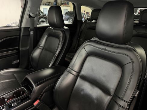 Used 2021 Lincoln Corsair AWD w/ Premium Package image 20