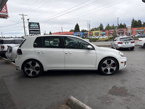 Used 2011 Volkswagen GTI 4-Door FWD image 9