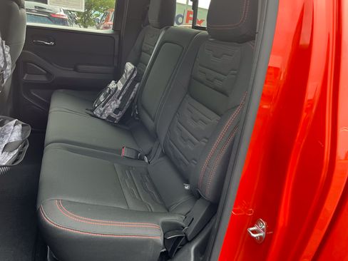 Used 2025 Nissan Frontier PRO-4X AWD/4WD image 17