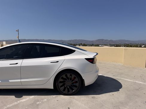 Used 2021 Tesla Model 3 Performance AWD/4WD image 4
