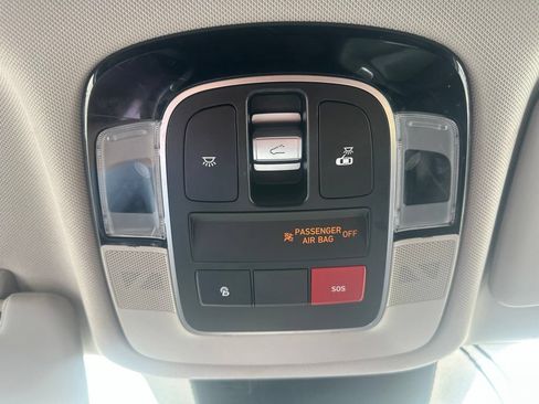 Used 2023 Hyundai Tucson Limited AWD/4WD image 19