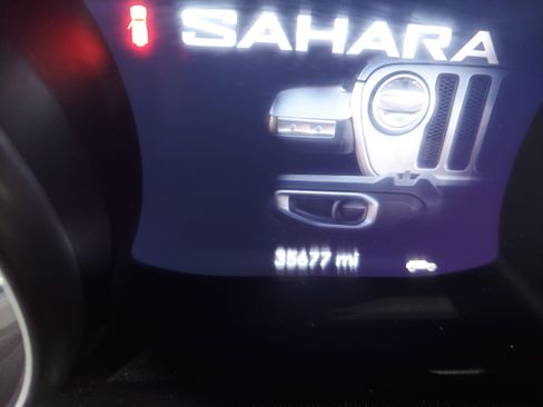 Used 2021 Jeep Wrangler Unlimited Sahara w/ Uconnect 4C Nav & Sound Group AWD/4WD image 7