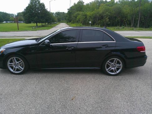 Used 2014 Mercedes-Benz E 550 4MATIC Sedan w/ Premium 1 Package image 2