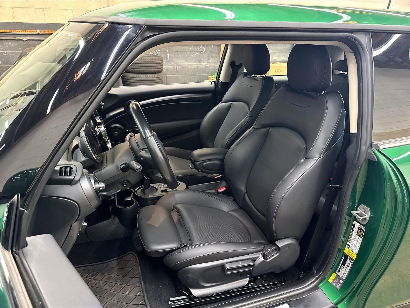 Used 2024 MINI Cooper SE FWD image 28