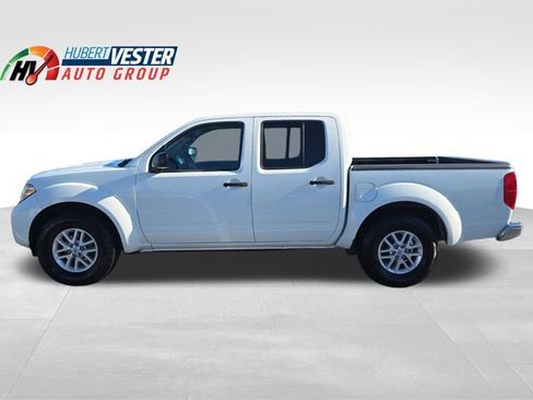 Used 2016 Nissan Frontier SV image 1