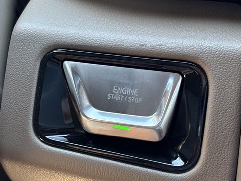 New 2026 GMC Yukon Denali w/ Denali Reserve Package AWD/4WD image 37