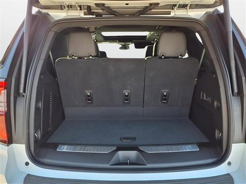 Used 2025 GMC Yukon Denali w/ Sun & Power Step Package image 27