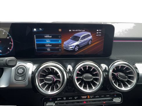 Used 2022 Mercedes-Benz GLB 250 4MATIC w/ Premium Package Lite image 46