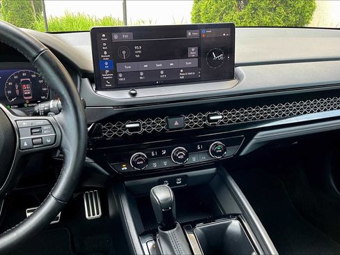 Used 2023 Honda Accord Sport image 11