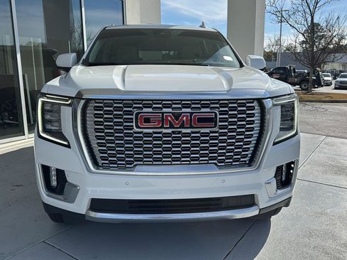 Used 2023 GMC Yukon Denali w/ Denali Reserve Package image 6