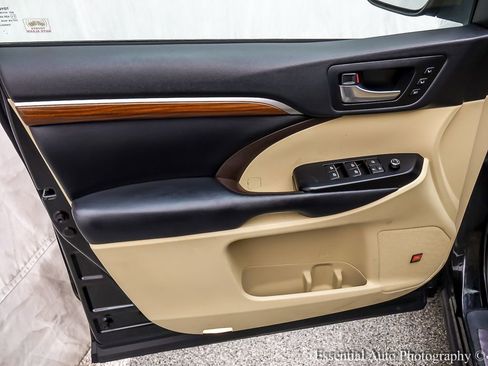 Used 2018 Toyota Highlander Limited image 23