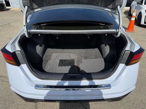 Used 2023 Nissan Altima 2.5 SR image 18
