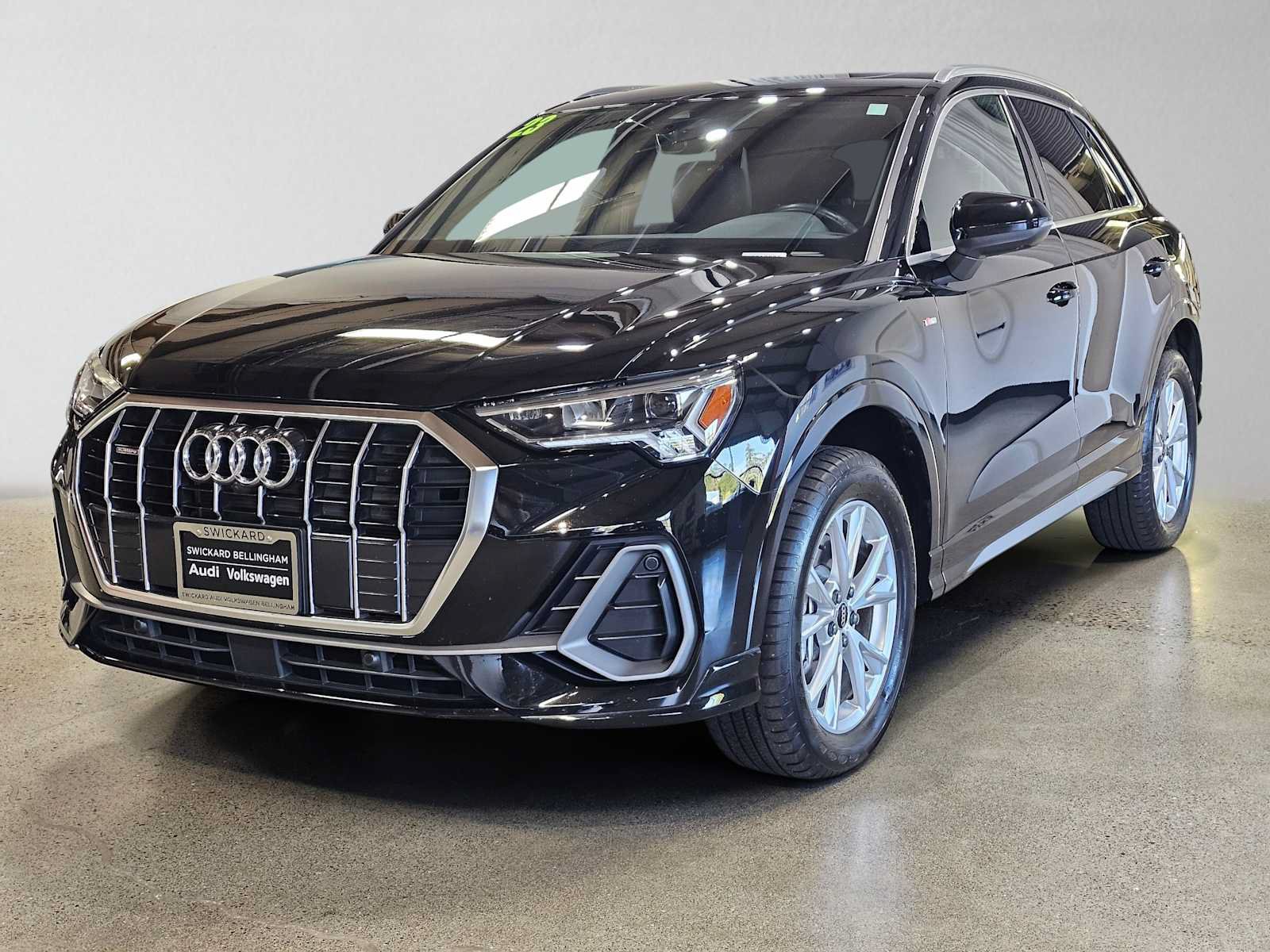 Used 2023 Audi Q3 2.0T Premium Plus w/ Premium Plus Package AWD/4WD image 7
