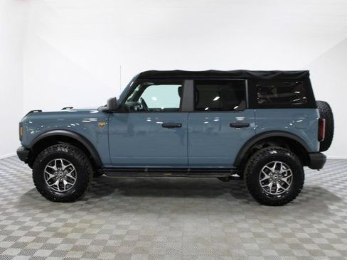 Used 2021 Ford Bronco Badlands image 3