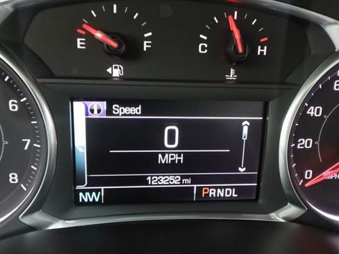 Used 2018 GMC Acadia SLE w/ Driver Alert Package I image 6