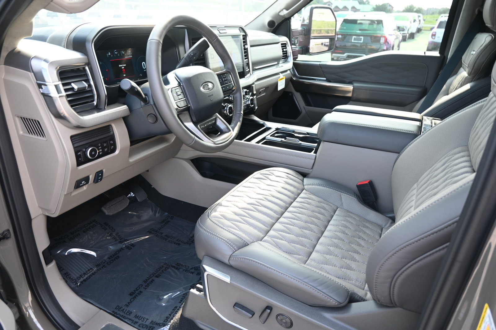 New 2026 Ford F250 Platinum w/ Platinum Plus Package AWD/4WD image 17