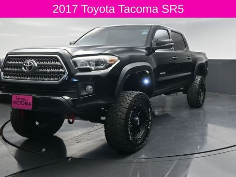 Used 2017 Toyota Tacoma TRD Off-Road w/ Tow Package (A/T) image 2