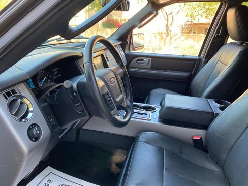 Used 2016 Ford Expedition Limited AWD/4WD image 38